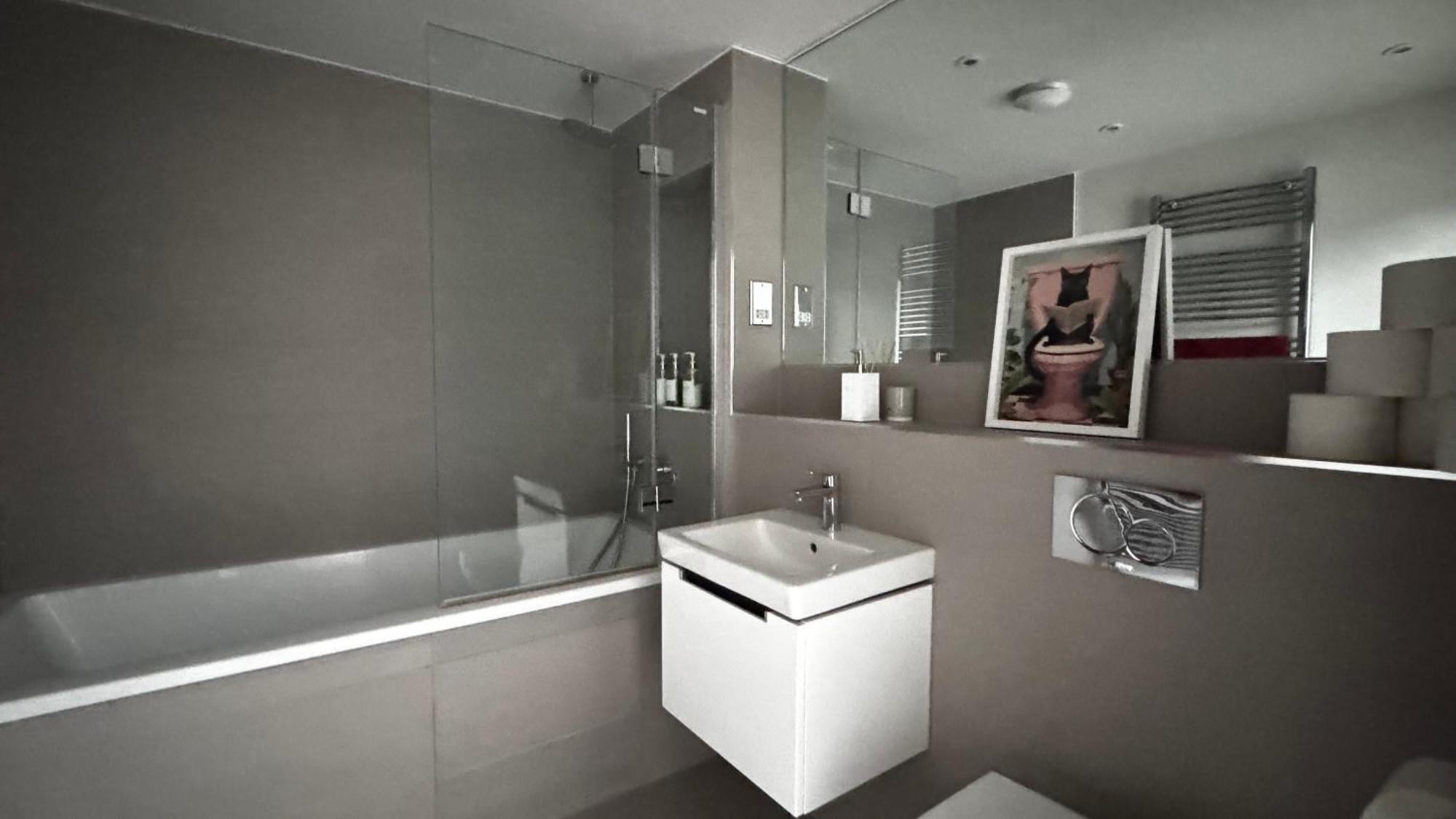 Privatunterkunft Lovely And Modern In